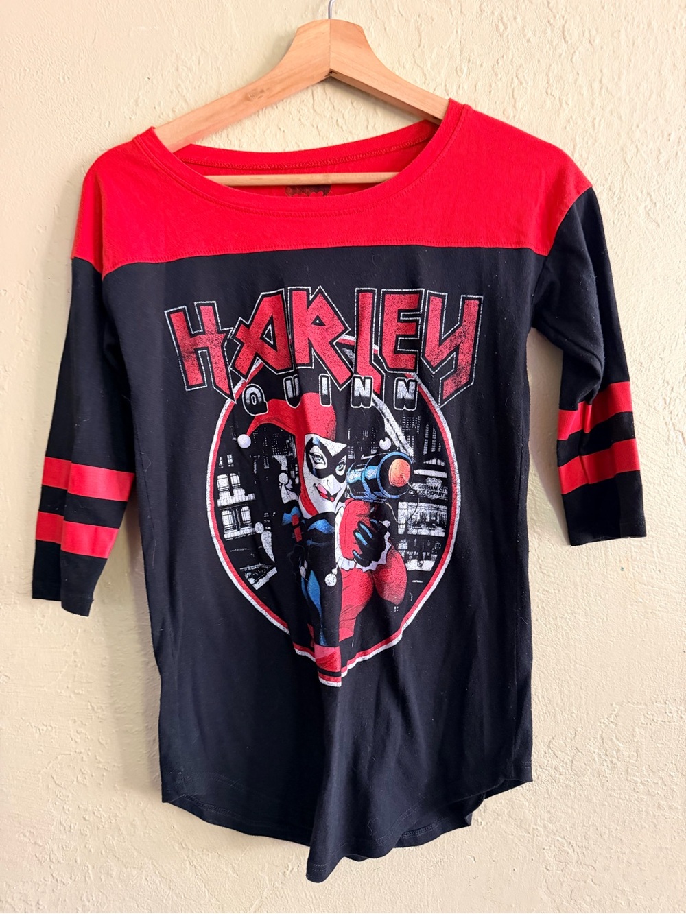 Batman Black & Red Harley Quinn Graphic Long Sleeve Top